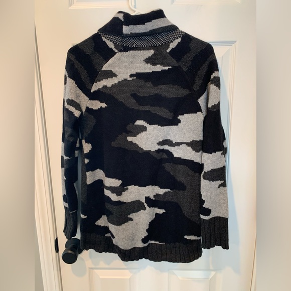 Boston Proper Sweater - Picture 4 of 4